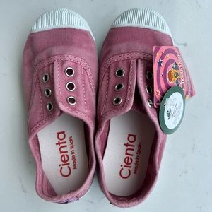 Cienta slip on sneakers